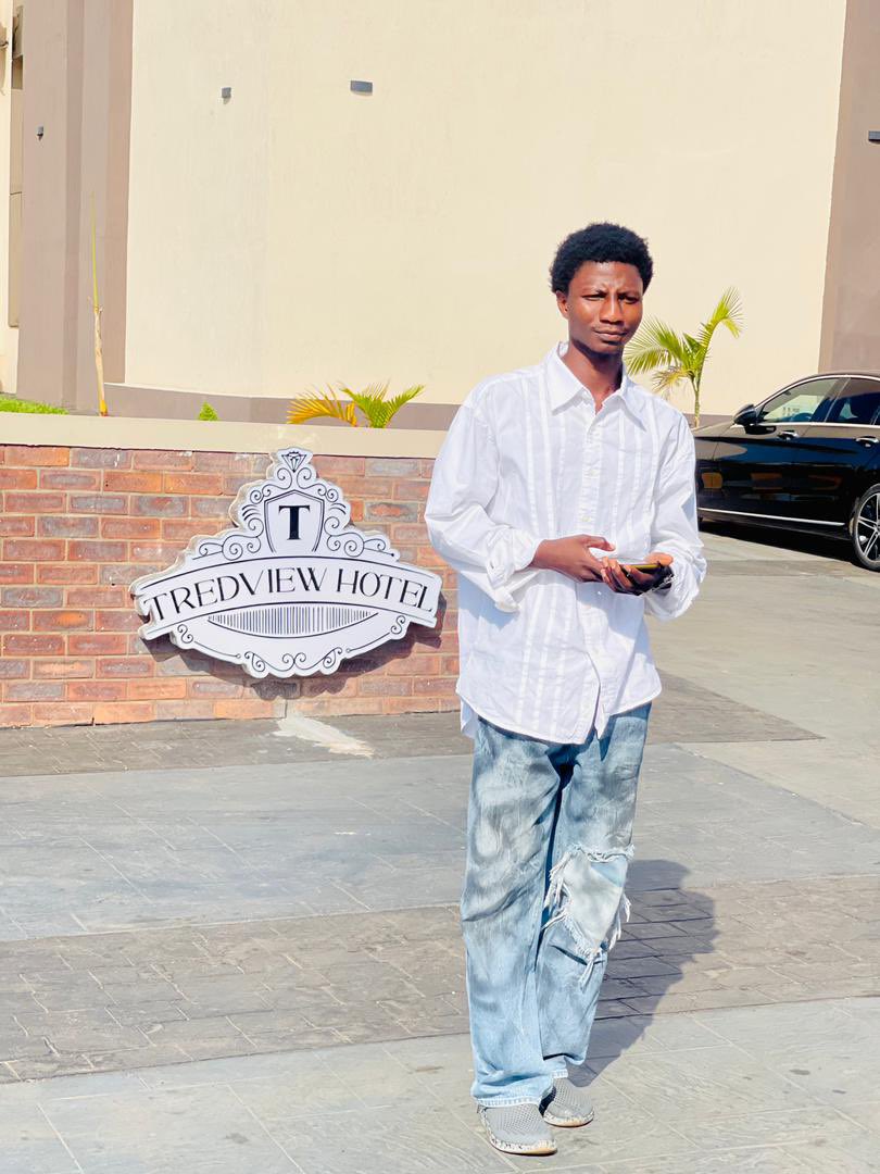 Haidar1Unique's tweet photo. Even though I ain’t a wizkid fan, I still dream of becoming a big 🦅 https://t.co/Hbc7iHRJJn