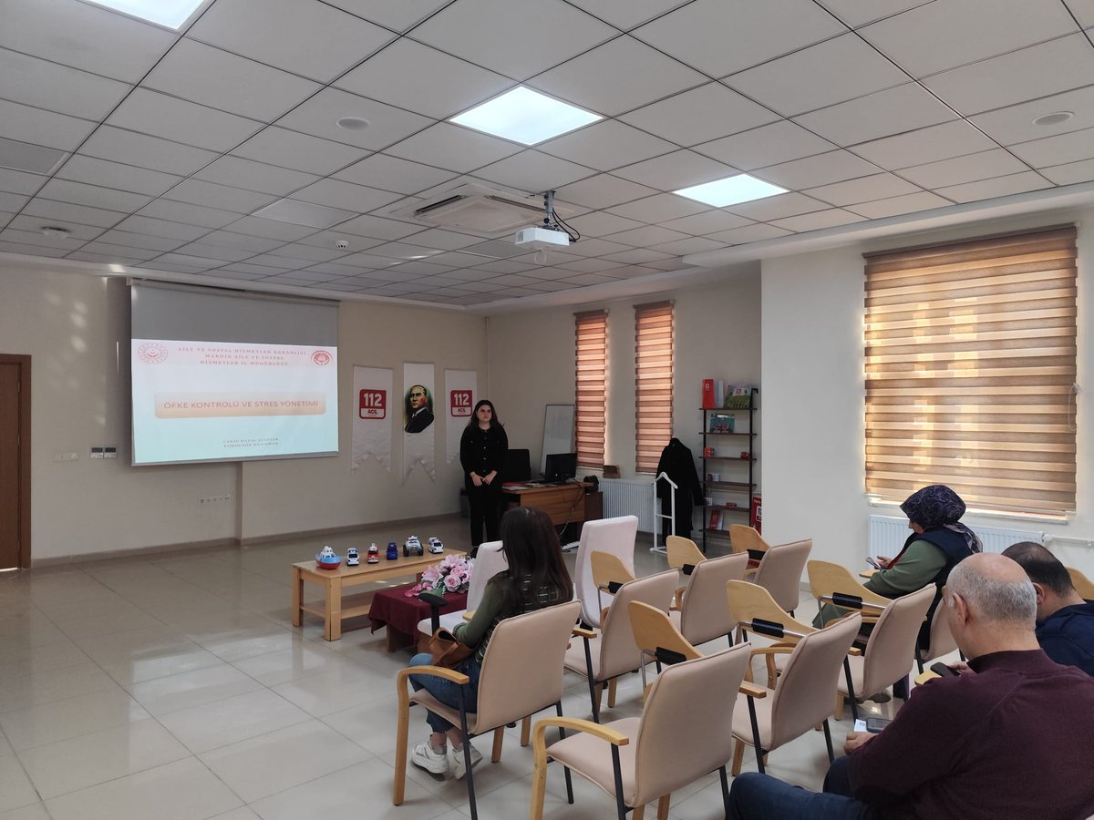 Mardin112acm's tweet image. Çağrı karşılamada hizmet kalitemizi artırmaya yönelik çağrı karşılama/yönlendirme personelimize
*Öfke kontrolü-stres yönetimi eğt.
*Çağrı alma-yönlendirme eğt.
*Çağrı karşılama-arayan yönetimi eğt.
*Etkili iletişim eğt. verildi(1.grup)
@TC_icisleri @Mardin_Valiligi @illeridaresi