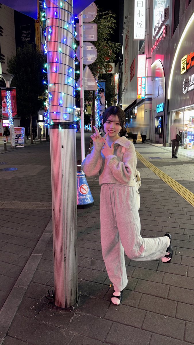 遅番ホールでした🍰

メイド服撮り忘れたので、こんな私服ですが許してください。