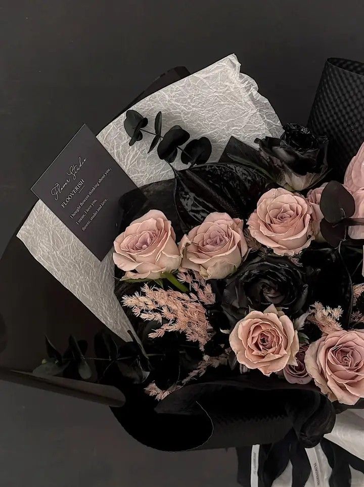 herdarkera's tweet photo. Every girl deserves flowers 💐 https://t.co/FPV9yuh6LZ