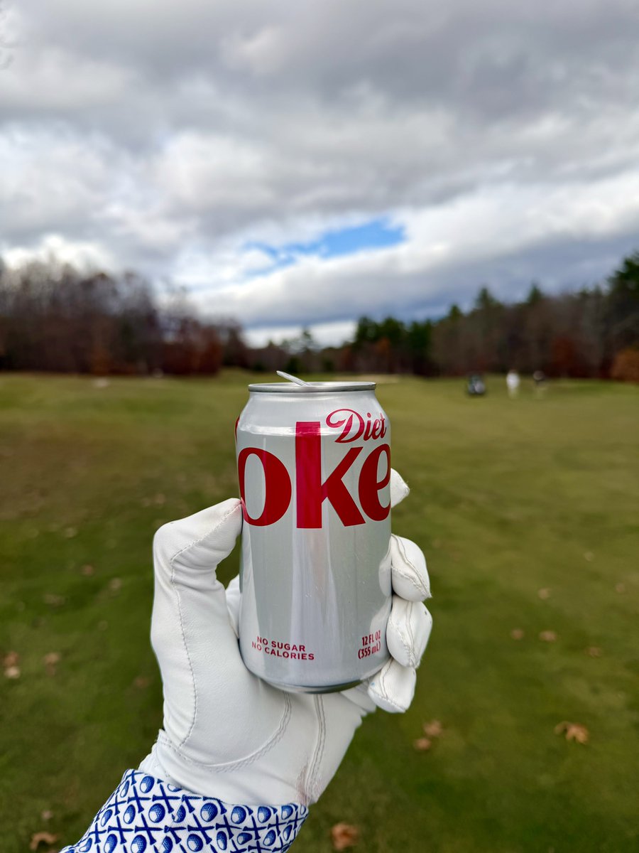 EmersonLotzia's tweet image. Yesterday was by far the coldest I’ve ever been playing golf and I still thoroughly enjoyed freezing my nuts off with the fellas 🥹