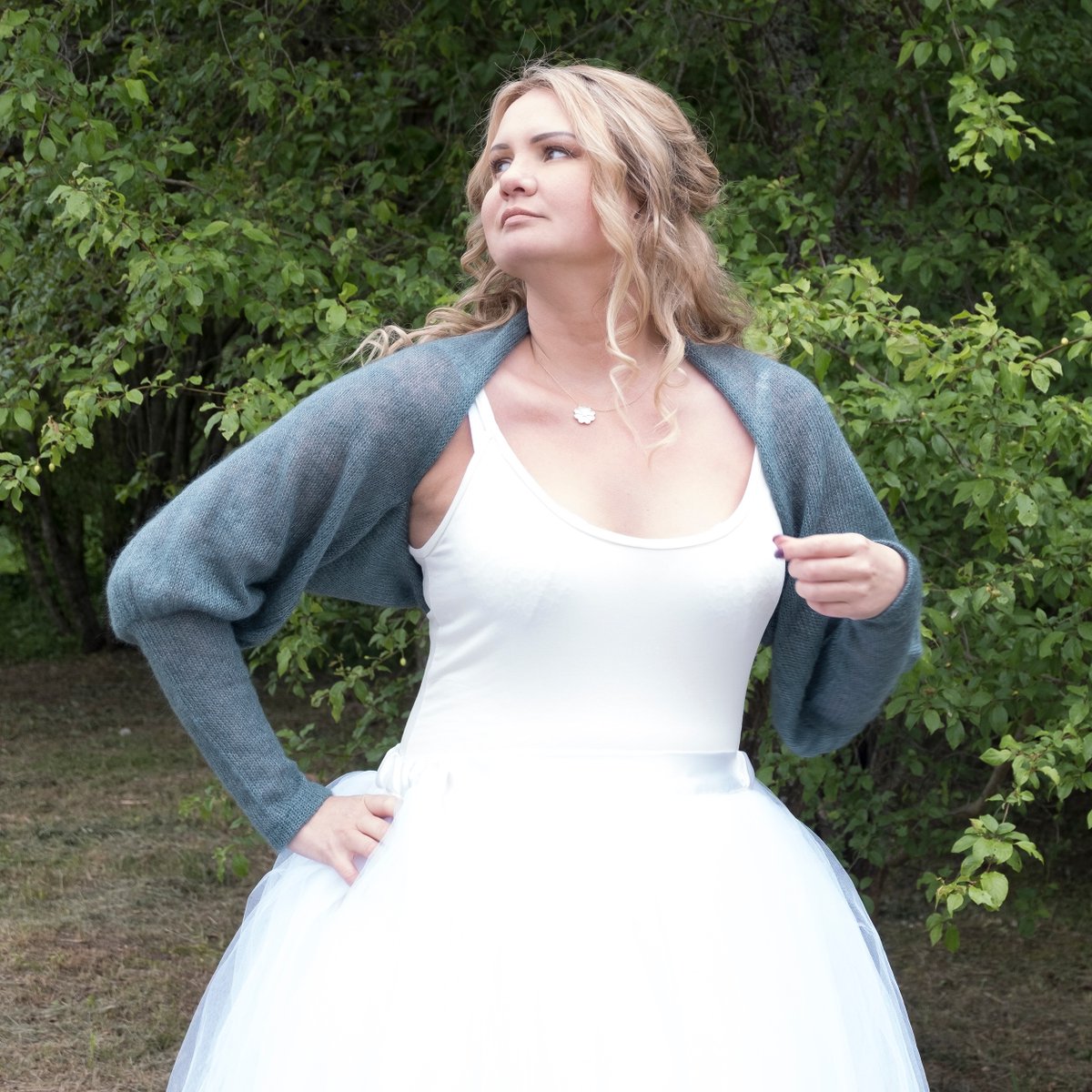 SuperSoftKnits's tweet image. Soft mohair &amp;amp; silk wedding bolero 🤍   Handmade puff sleeve shrug — elegant warmth for weddings or evenings.   #WeddingBolero #Mohair #Silk #Handmade #Knitwear 

etsy.me/3NWzRAq