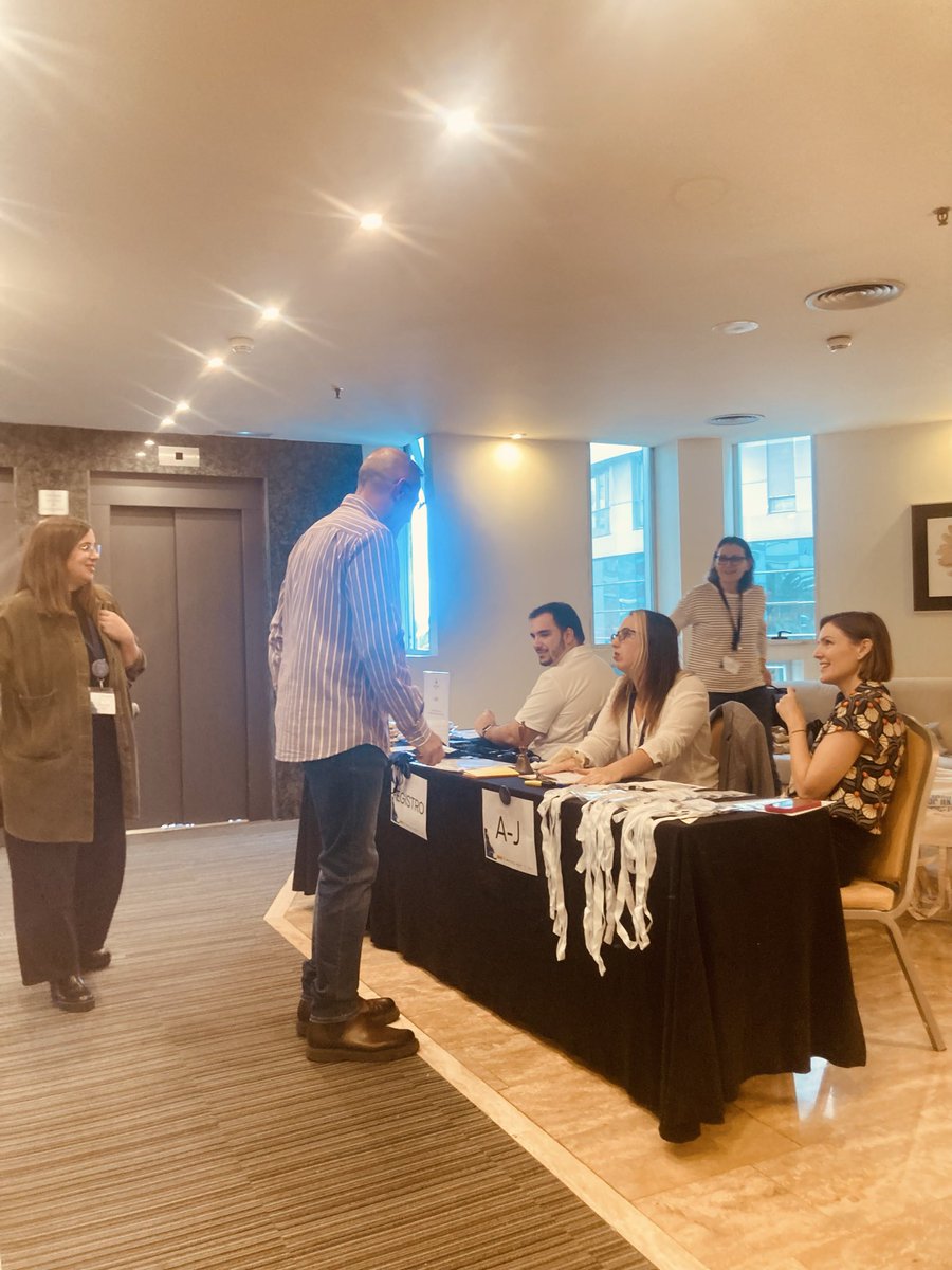 _SESCS_'s tweet photo. Damos la bienvenida a los participantes del taller pre-jornadas #RedETS2025, que comenzará en breves momentos.
#SESCS @SanidadGobCan @sanidadgob https://t.co/N1D5lezrAQ