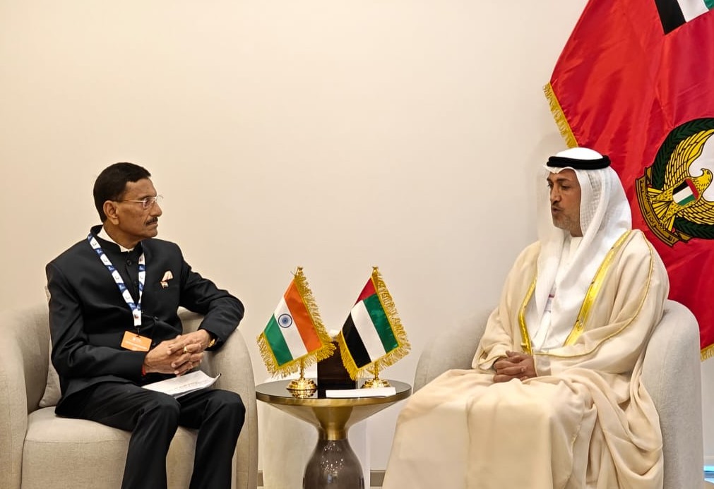 prodefencejammu's tweet image. Raksha Rajya Mantri Shri @SethSanjayMP held a bilateral meeting with his UAE counterpart Mohammed Mubarak Al Mazrouei, on the sidelines of the Dubai Air Show 2025. He underlined stronger engagement through institutional mechanisms, defence exhibitions, training cooperation and…
