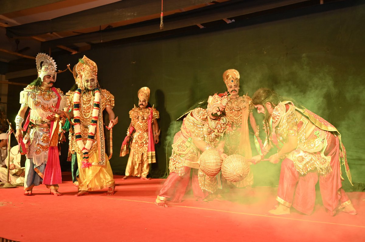 awujorhat's tweet photo. AWU hosted the Mahapurushiya Nat-Bhaona ‘Gandharir Abhisaap’ in its auditorium on 15 Nov 2025, celebrating the richness of Assamese cultural heritage and reinforcing the university’s commitment to promoting the Indian Knowledge System (IKS).
@AjantaRajkonwar
@TapanGohain5 https://t.co/eS60CH7MPl