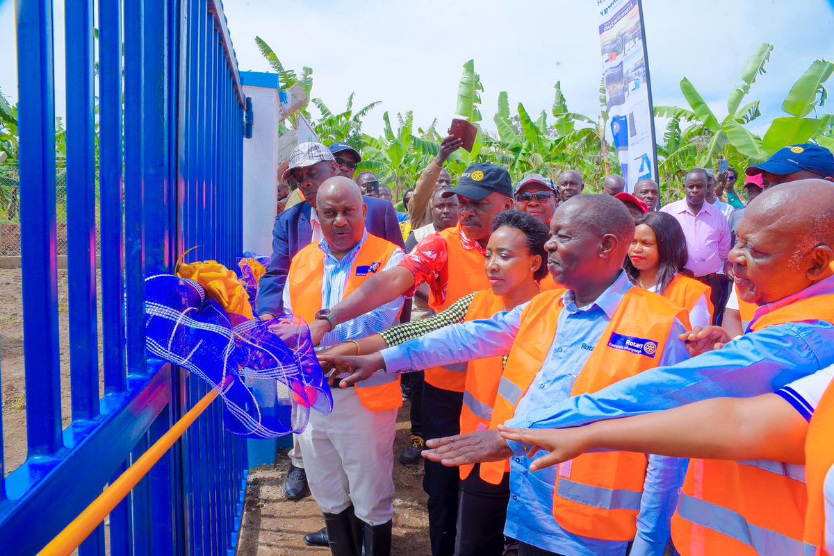 RctMunyonyo's tweet image. + Proud moments in Rweshade!
We joined our Mother Club to officially open the WASH
Project, with RIDE Emmanuel Katongole and DG
Christine Kawoya gracing the day as Guests of Honor.
Clean water, big smiles, bigger impact.
#WASHProject #Rweshade #Rtckampalamunyonyok