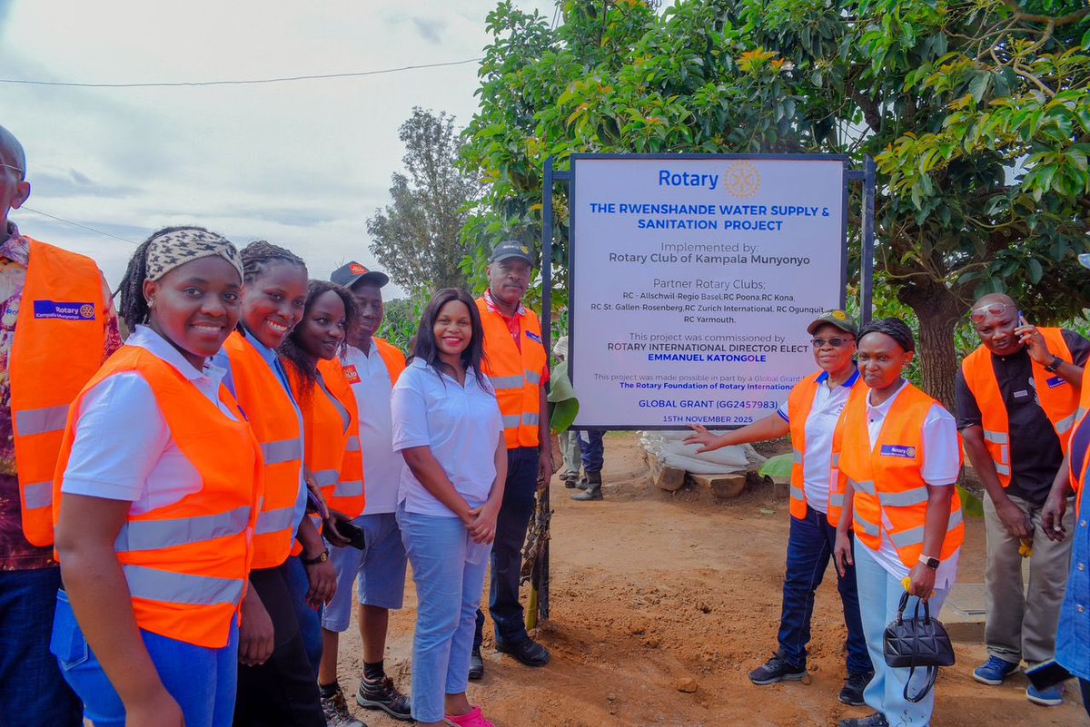 RctMunyonyo's tweet image. + Proud moments in Rweshade!
We joined our Mother Club to officially open the WASH
Project, with RIDE Emmanuel Katongole and DG
Christine Kawoya gracing the day as Guests of Honor.
Clean water, big smiles, bigger impact.
#WASHProject #Rweshade #Rtckampalamunyonyok