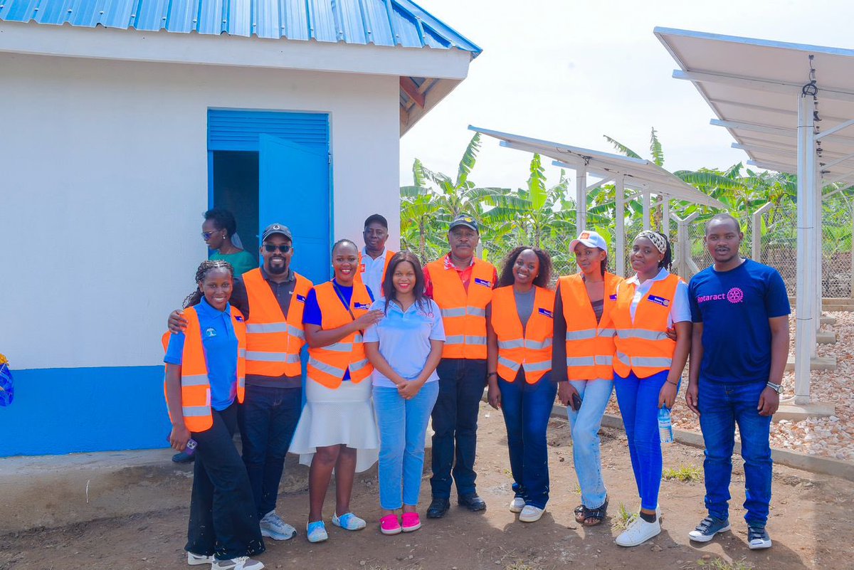 RctMunyonyo's tweet image. + Proud moments in Rweshade!
We joined our Mother Club to officially open the WASH
Project, with RIDE Emmanuel Katongole and DG
Christine Kawoya gracing the day as Guests of Honor.
Clean water, big smiles, bigger impact.
#WASHProject #Rweshade #Rtckampalamunyonyok