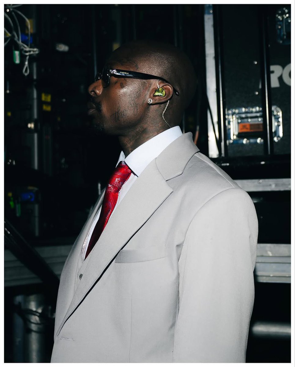 asakenews's tweet image. A special night with @asakemusik at @redbull USA Symphonic 🎼