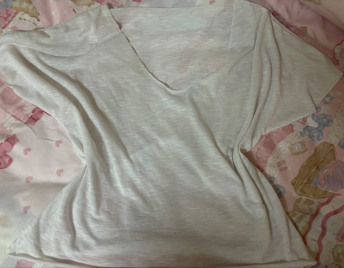lastmoths03's tweet photo. 20฿ ผ้าบาง เป็นคุมทับ มัดได้ตามใจชอบค่า

#ส่งต่อเสื้อผ้ามือสอง #ส่งต่อเสื้อผ้า #ส่งต่อเสื้อมือสอง #cintageshop #ส่งต่อ #ส่งต่อกระเป๋า #โล๊ะตู้เสื้อผ้า #laglace #stylist #riley https://t.co/qBh8ZwC8rM