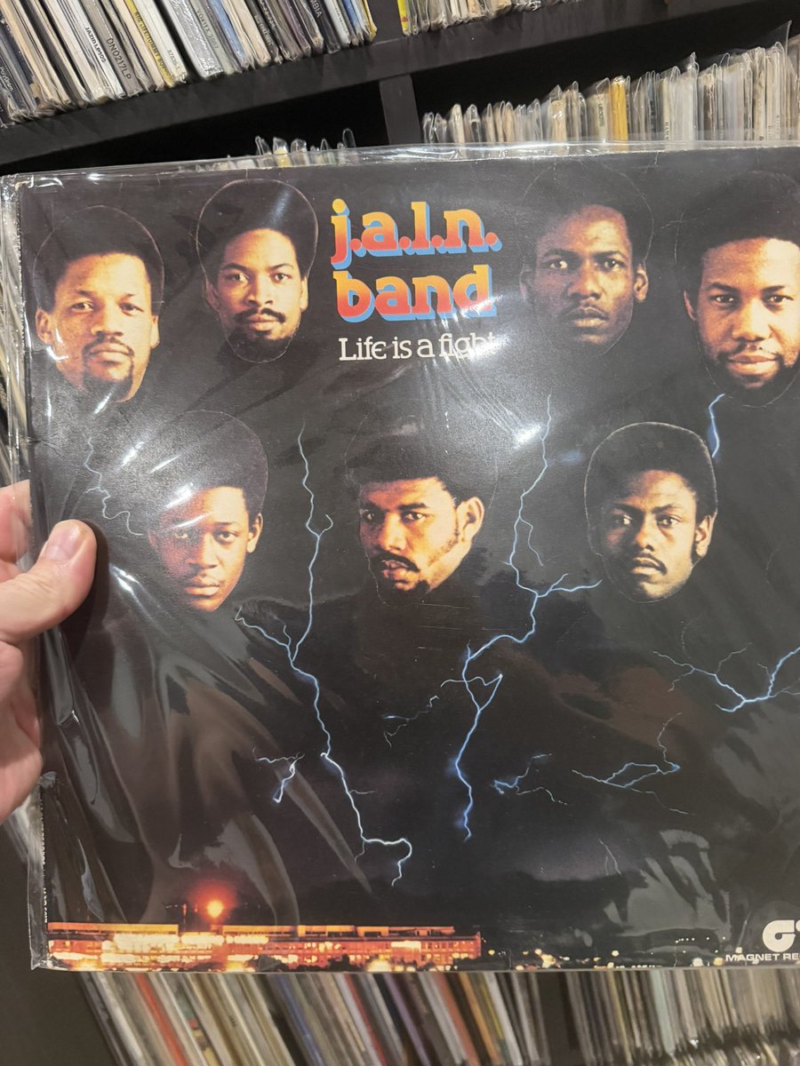 LesPurves's tweet image. #Nowplaying J.A.L.N. Band – Life’s a Fight (1976). It’s a fiery slice of UK #soul and #funk, packed with brassy grooves, driving rhythms &amp;amp; gritty vocal energy. It blends American-influenced funk with a distinctly British edge &amp;amp; street-level realism. Underrated, vibrant &amp;amp; full of…