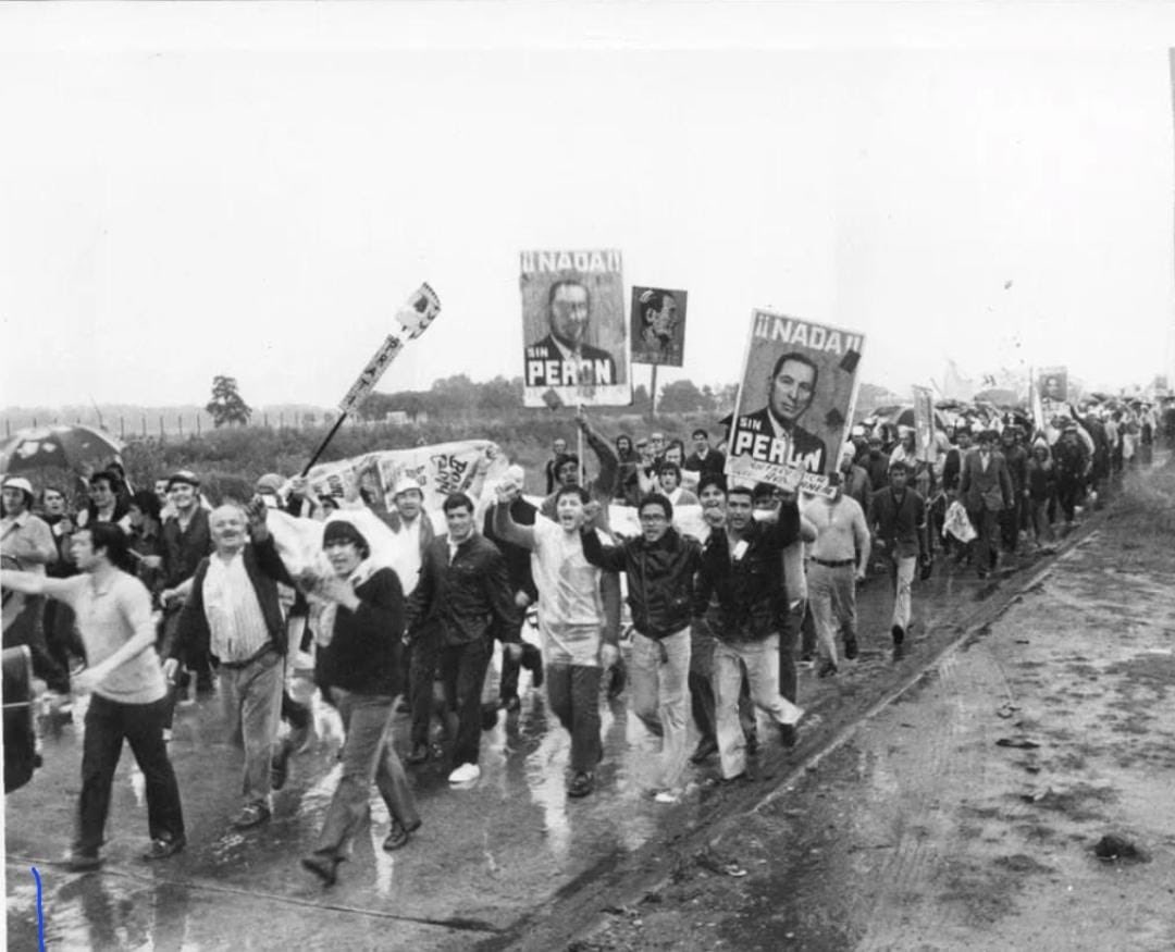 Cuando el regreso de Perón parecía imposible la militancia fue la que mantuvo viva la llama del peronismo. 

La persistencia y la organización siempre triunfan. 

Feliz día compañeros y compañeras.