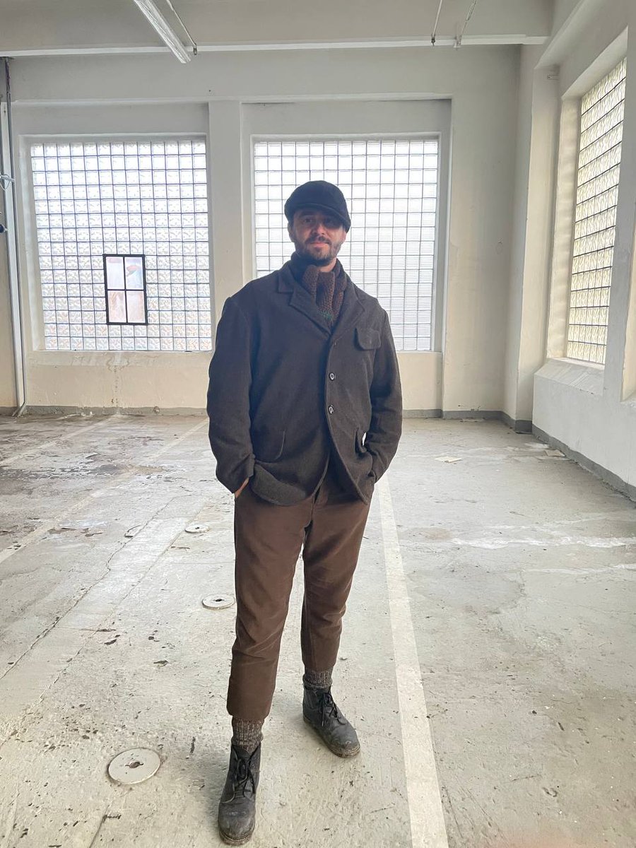 Filming as an extra, in the role of an American immigrant from the 1870s.
#filming #America #NewYork