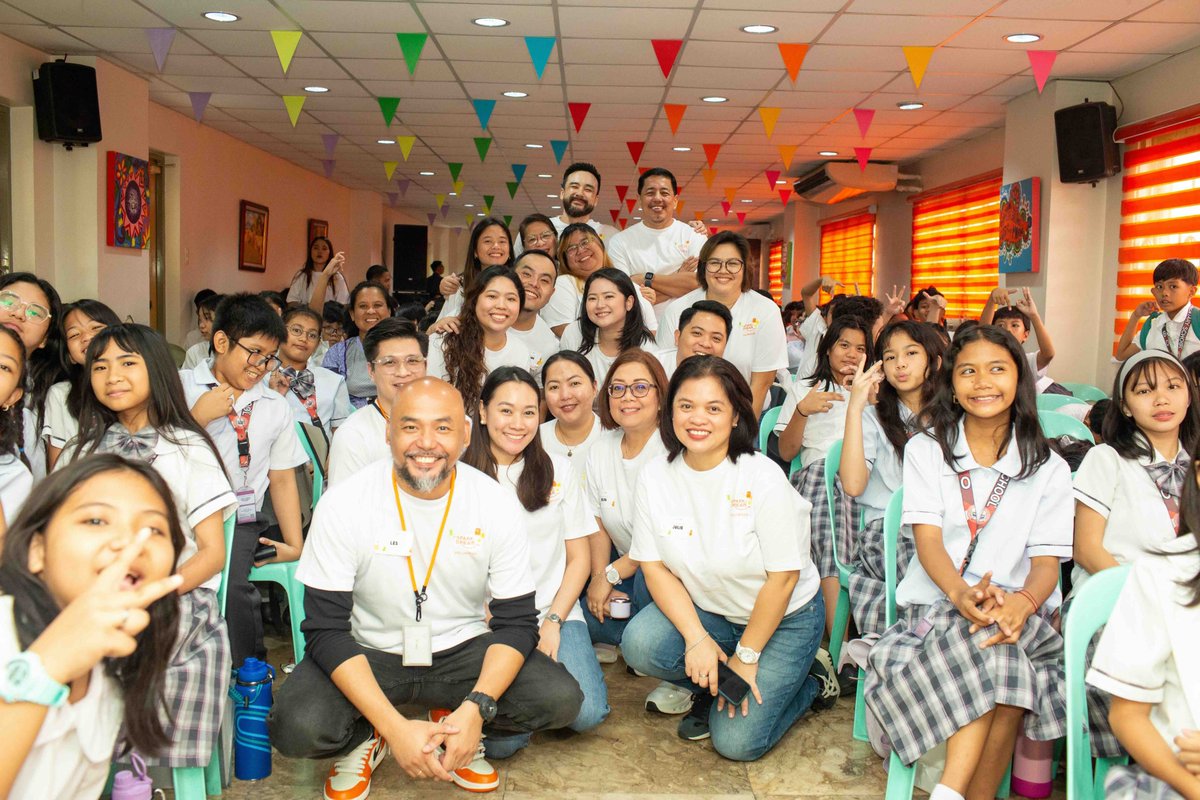 FWD and JA Philippines are turning dreams into financial skills! 🌟 Hundreds of students are learning money smarts early with JA SparktheDream. Are your kids ready to take charge of their future?thestorytelleronline.com/2025/11/fwd-ja…