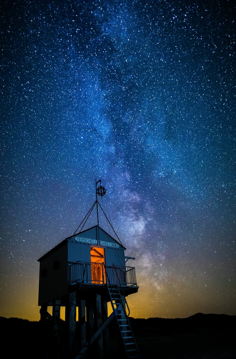 De herfst- en wintermaanden zijn perfect om sterren te kijken. De nachten zijn langer, de lucht vaak helder. Boek jouw Dark Sky arrangement via darkskyterschelling.nl. ✨
📷 Maurice Haak
#DarkSkyTerschelling #opTerschelling
<a href="/TerschellingS/">Terschelling</a> <a href="/terschellingvvv/">VVV Terschelling</a>