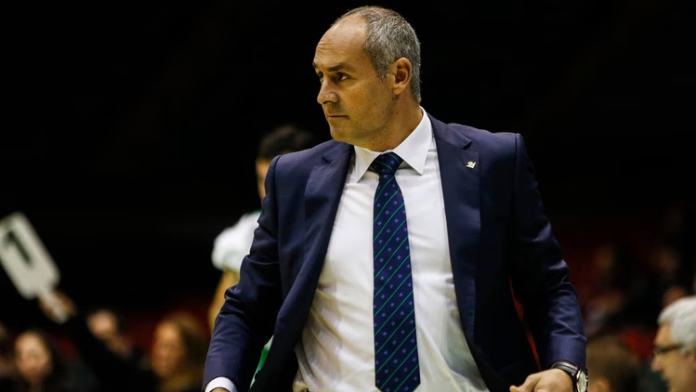 Los buenos días con lo que nos despierta la <a href="/FVBbasketball/">FVB 🇻🇪🏀</a>, Ronald Guillen no es más seleccionador nacional, en su lugar el español Francisco Segura asume como nuevo coach de Venezuela.

Esto ocurre a 10 días del debut del combinado patrio en las eliminatorias al mundial 2027.