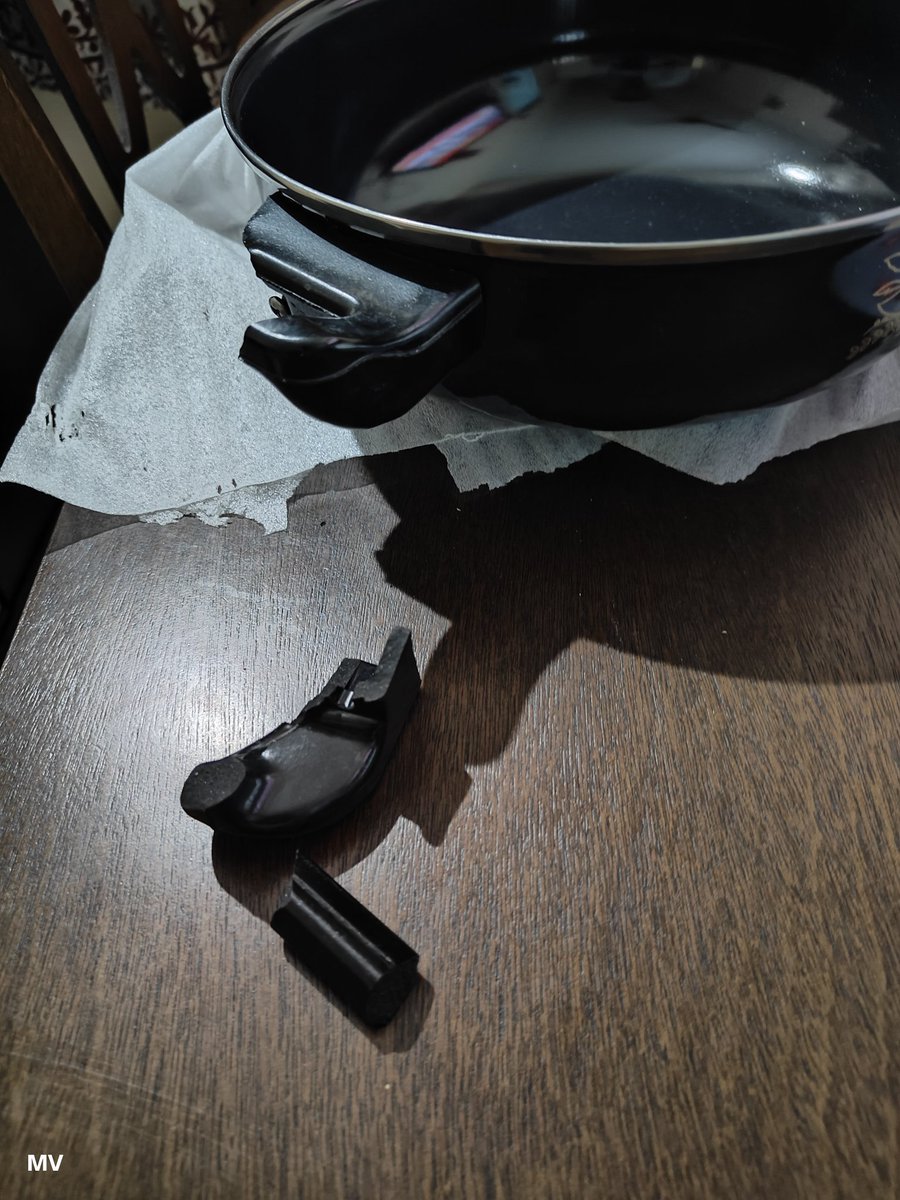 Venkat230374's tweet photo. @JioMart_Support  - Recieved damaged product but the app of jiomart not accepting for replacement of the product. Bad experience 1st time in Jiomart https://t.co/Tv7HrnIliI