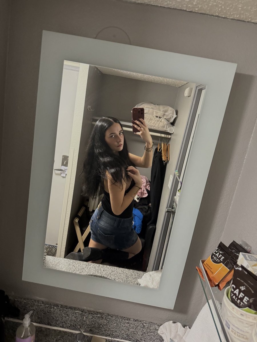 shan 𝜗𝜚‎ tweet media