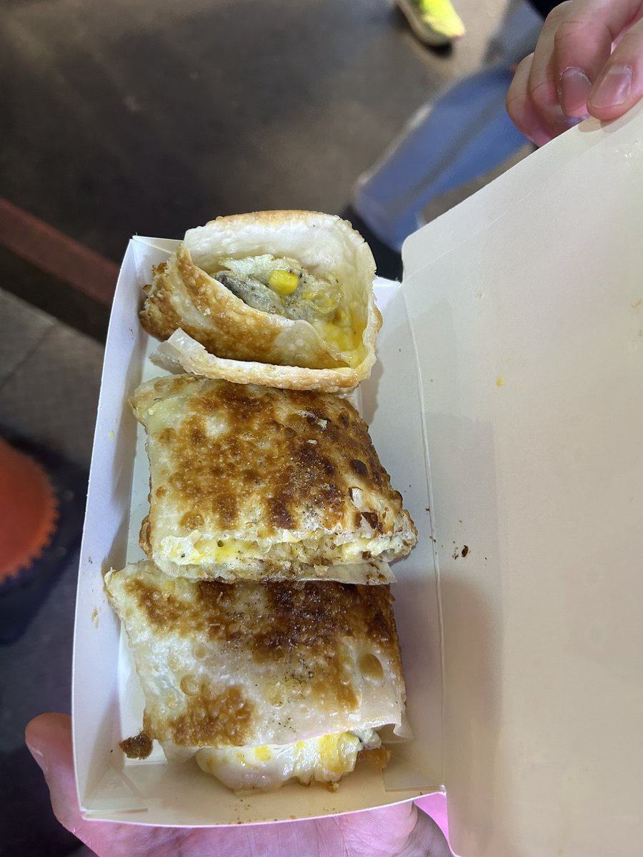 harinezumigg's tweet photo. そういえばこの前台湾に行ったけどご飯美味しかった！
次は春に行こうかな👍 https://t.co/7SQSVou2se