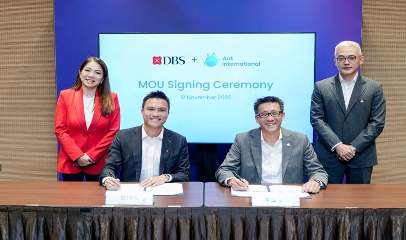 DBS and Ant International are making cross-border payments faster and smarter!  DBS PayLah! users can now pay over 150M merchants worldwide via Alipay+. thestorytelleronline.com/2025/11/dbs-an…