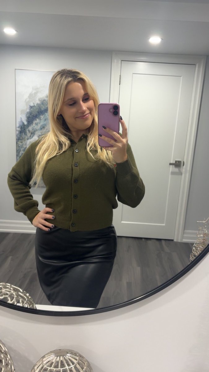 When you have work before #WickedForGood 🩷🫧 green for the day 💚