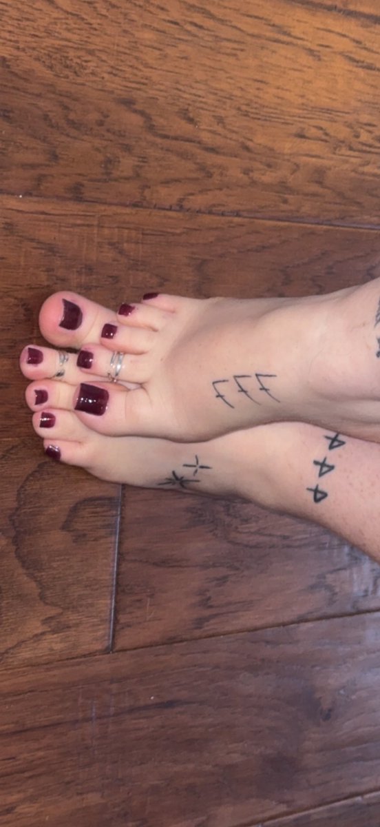 V ⚢👣 tweet media