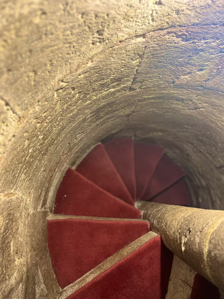 “Asırlar önce yükselen bu kubbede edilen dualar hala aynı sıcaklıkta”

Mihrabında ;"كُلَّمَا دَخَلَ عَلَيْهَا ذَكَرِياَّ الْمِحْرَابَ"
(Zekeriyya onun yanına mihraba her girdiğinde)