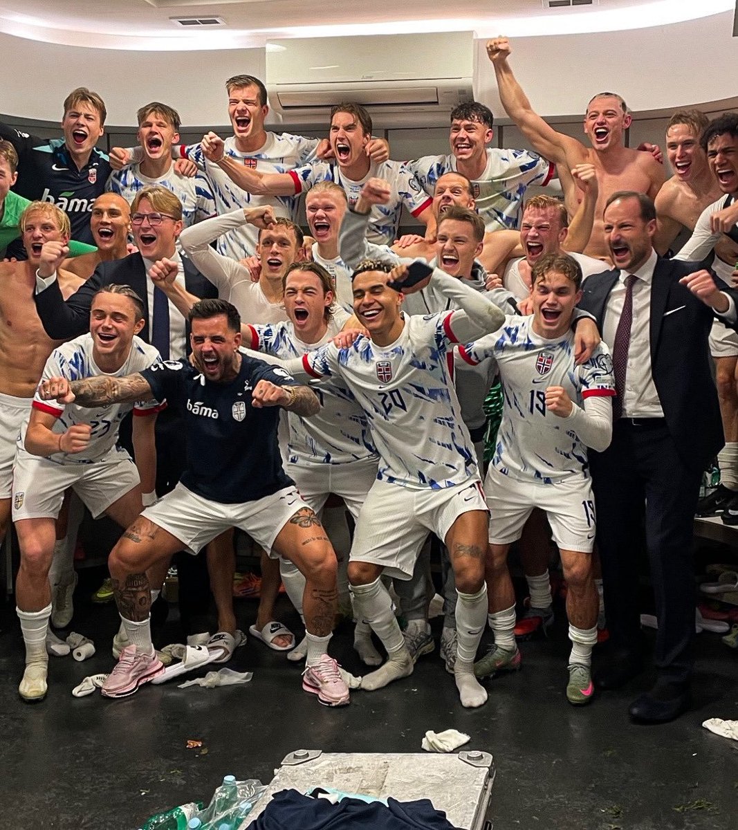 BilleteAl25376's tweet photo. 📢ASI CELEBRÓ NORUEGA🇳🇴 SU CLASIFICACIÓN MUNDIALISTA‼️
👉Tras 28 años de ausencia vuelven al Mundial
👉La plantilla lo ha celebrado a lo grande, Clasificar al mundial y como lo han hecho no está al alcance de todos
#ITANOR #WorldCupQualifiers #WorldCup2026 #FIFAWorldCup #WCQ2026 https://t.co/HAXRnaXUtg