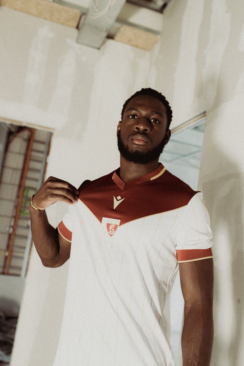 fccarlzeissjena's tweet image. Sichert euch das Stück REMINISZENZ an das letzte Spiel unseres Vereins unter dem Namen SC MOTOR JENA im Dezember 1965 🏆

Als RETROTRIKOT OHNE Sponsorenaufdrucke für 89€*

#FCC #fccarlzeissjena #MehrAlsFußball #SCMotorJena #SCMOTOR #Jena #Retro #Trikot #Historie #FCCHFC