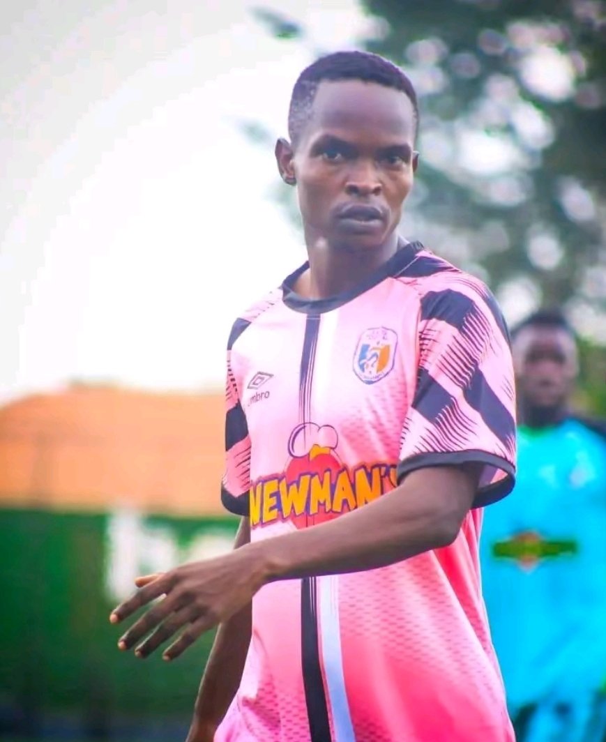 SavioKabugo's tweet image. Uganda has got talent...i can&apos;t imagine this lad is playing in ugandas 3rd division with his football i.q......may you bless and lift him to where he belongs dear lord⚽️🙏