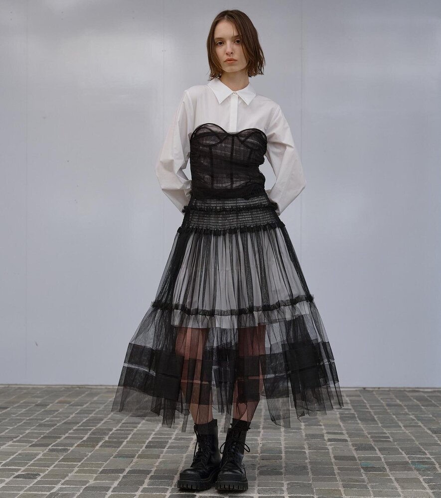 チカ キサダ“透け感チュール”のふんわりスカート＆ビスチェ、ルシェル