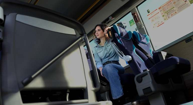 Madrid y Tarancón estrenan el primer autobús eléctrico de largo recorrido de España  tarancondigital.es/madrid-y-taran…