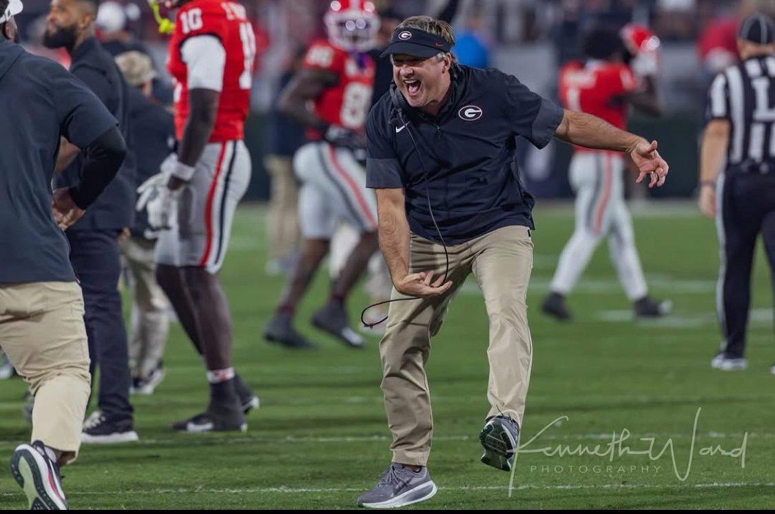 BassinDawg's tweet image. #Dawgs Current Mood...
Photo by Kenneth Ward
💯🐶🏈 #GoDawgs #DawgsOnTop