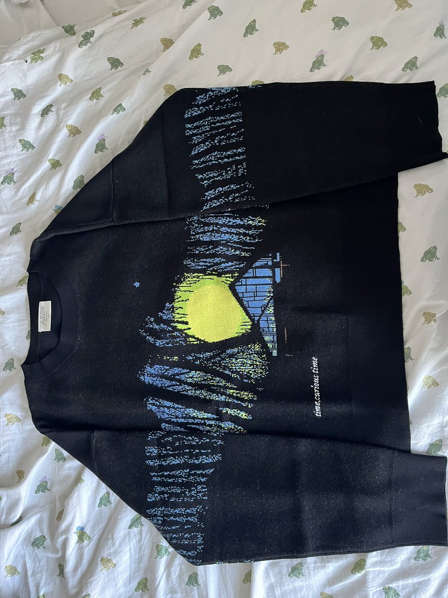 folkutation18's tweet image. The most beautiful jumper I ever did see, I cannot wait to style this. Merry Christmas to me 🩶 @taylornation13 @taylorswift13 #swiftmas #merryswiftmas