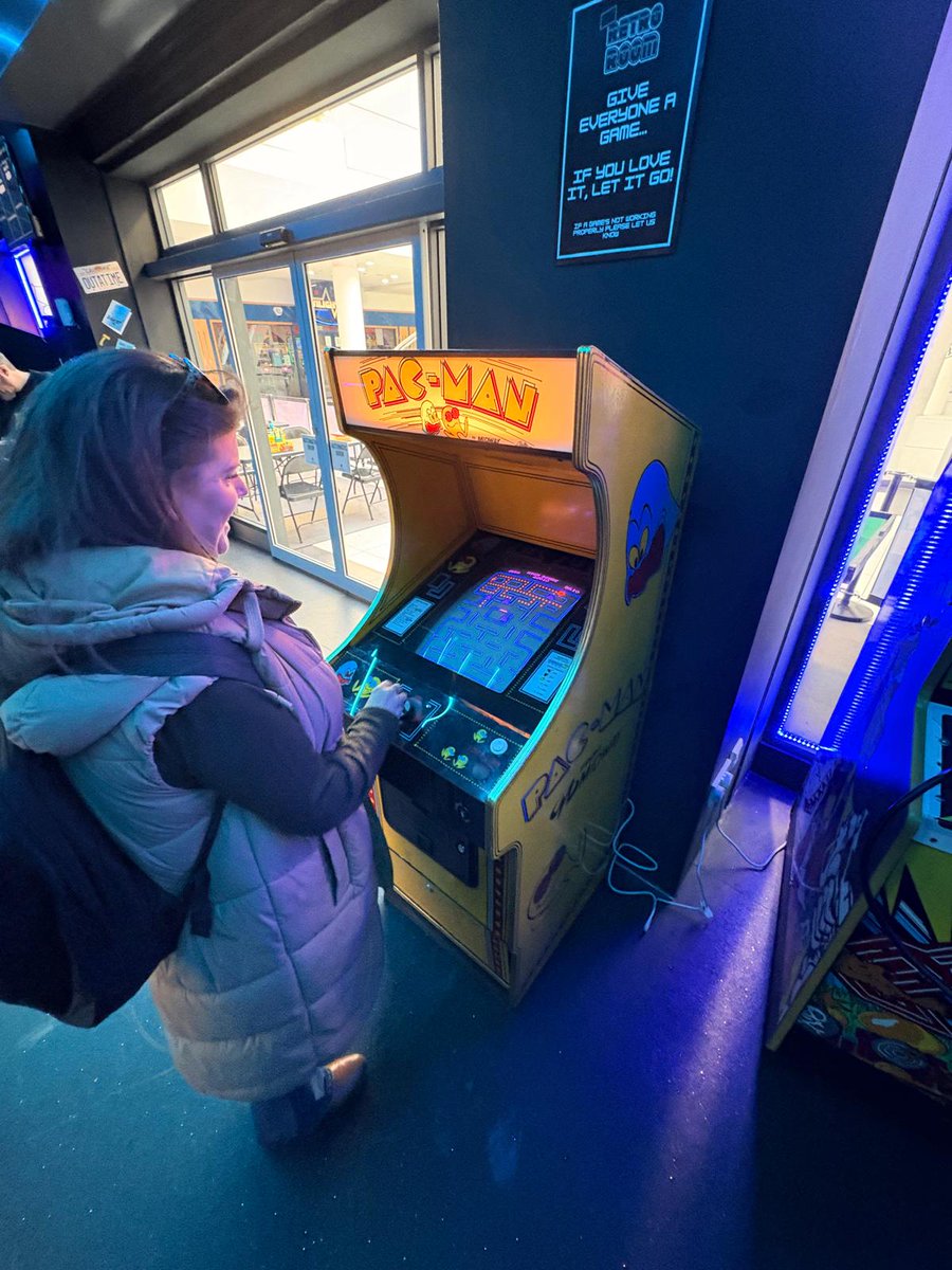 SustainIQ's tweet image. 🕹️ HIGH SCORE 👾

Last Friday, we swapped our keyboards for joysticks🕹️, our lunchboxes for pizza🍕, and our water bottles for pint glasses🍺at our quarterly staff day!

Who knew that Subbuteo was still a thing!? ⚽