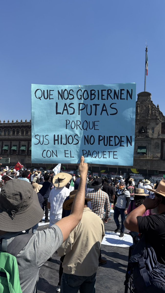 acayi's tweet image. Los presidentes no heredan problemas; se entiende que los conocen de antemano.
Precisamente por ello buscan ser elegidos, con el propósito de corregir dichas situaciones.
Culpar a los antecesores representa, en realidad, una excusa simplista.