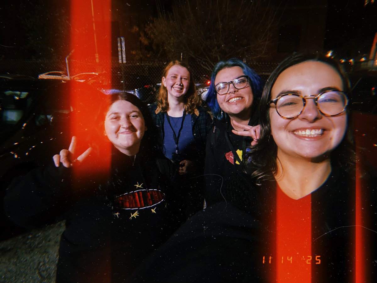underscorelaur's tweet photo. haven’t done 3 parx shows in a row in 4 years but thankful i made it out (-: now to wait for vip so i can finally update my pinned LOL https://t.co/b774AWjmlu