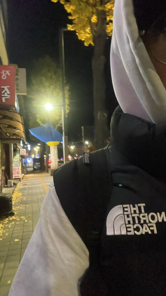 밖이 미치도록 춥습니다
트친분들 감기 몸살 조심하세여 🥶🥶