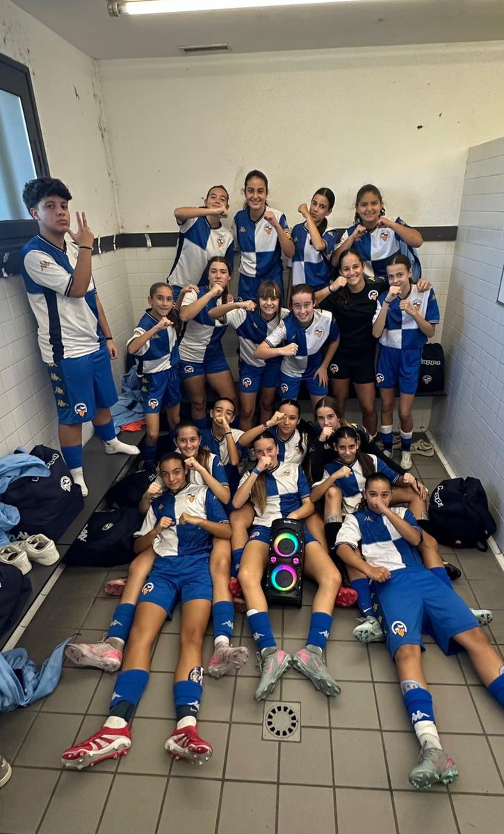 FutBaseCES's tweet image. 🔥 Grandíssima jornada dels 𝗖𝗔𝗗𝗘𝗧𝗦 𝗙𝗘𝗠𝗘𝗡𝗜𝗡𝗦!

🔝 Gran victòria del Cadet A en un partit molt complet de tot l’equip

👏🏻 El Cadet B va sumar un bon triomf davant per continuar liderant la lliga amb set victòries seguides 

#FutBaseCES