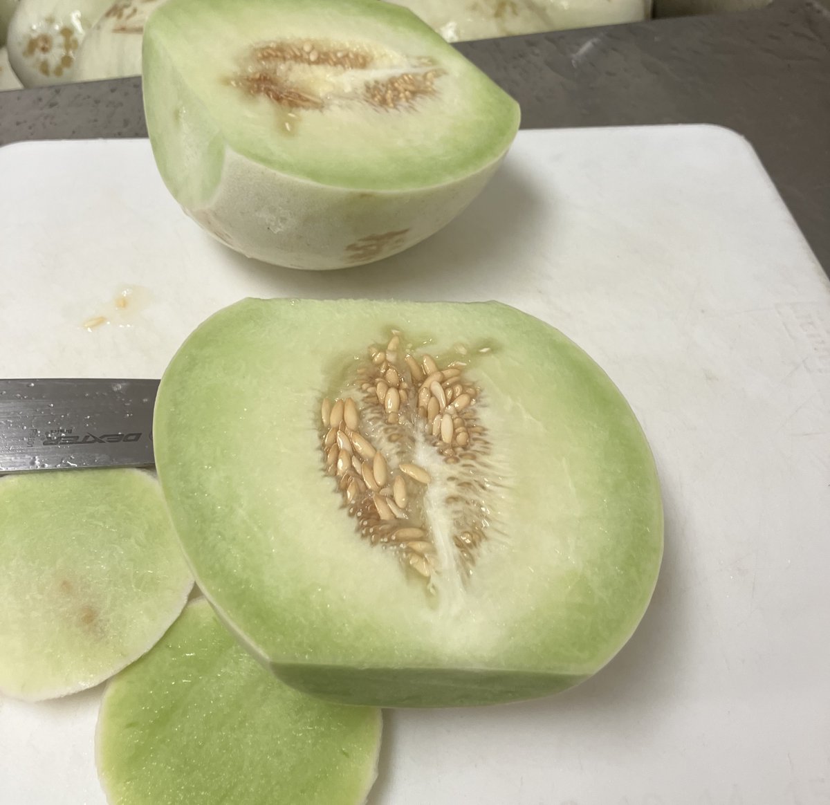 🍈Today, the students in the Fresh Fruit and Vegetable Program (FFVP) get to taste fresh honeydew melon!🍈😋
The FFVP is a USDA program designed to let students in eligible elementary schools try a variety of fresh fruits and vegetable.
#teamucps
<a href="/UCPSNC/">Union County Public Schools</a> <a href="/AGHoulihan/">Andrew G. Houlihan</a> <a href="/coolonmoore/">Colon Moore</a>