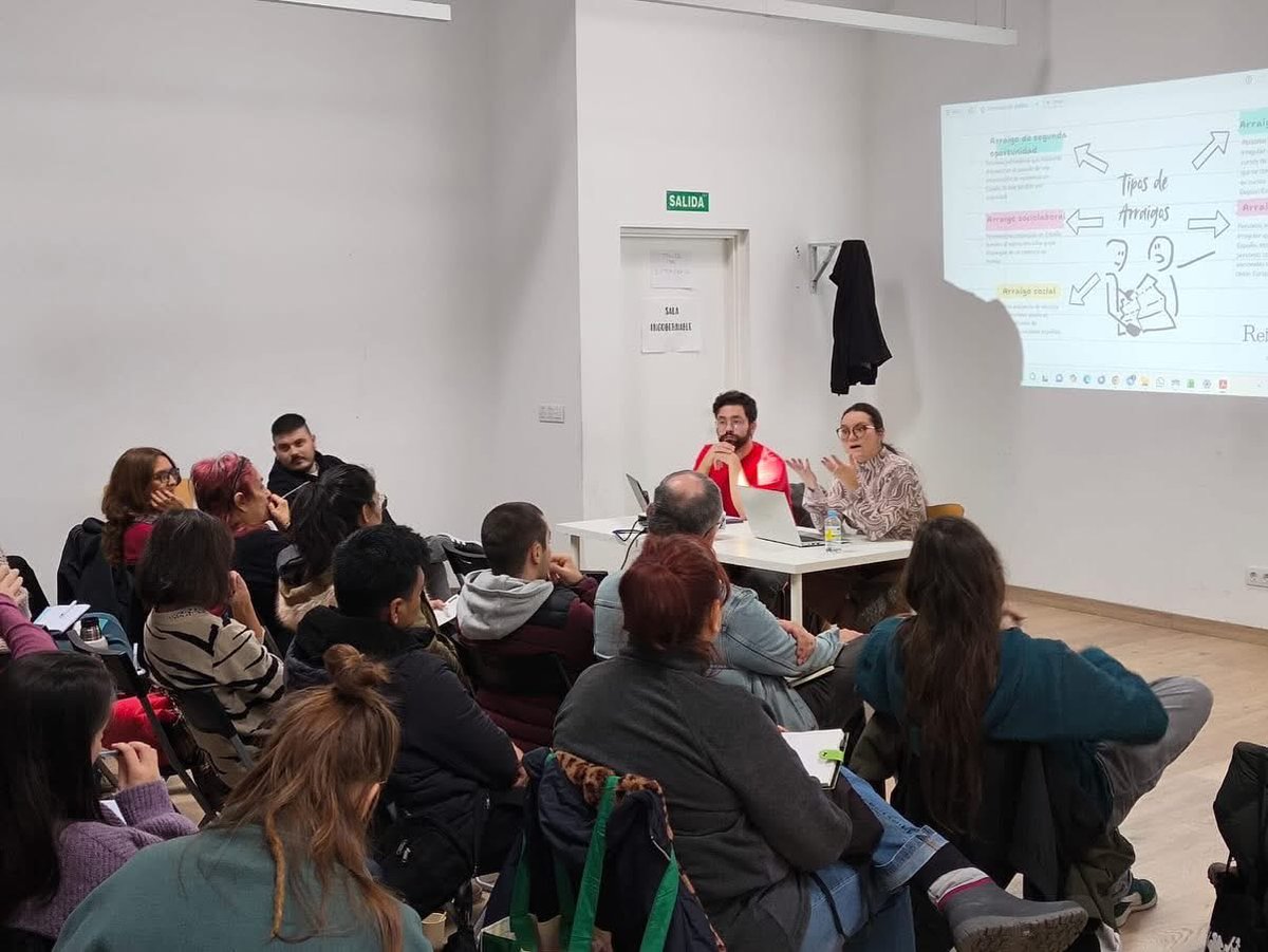 El pasado sábado 15 de noviembre en nuestro taller de extranjeria con las compañeras de Reivindicate Abogados y de Clases de castellano!! 🧑‍🏫🧑‍🏫

Aprendiendo a defendernos y avanzar juntas!!! 💪💪

Gracias a todas las que vinisteis!! 🤜🤛