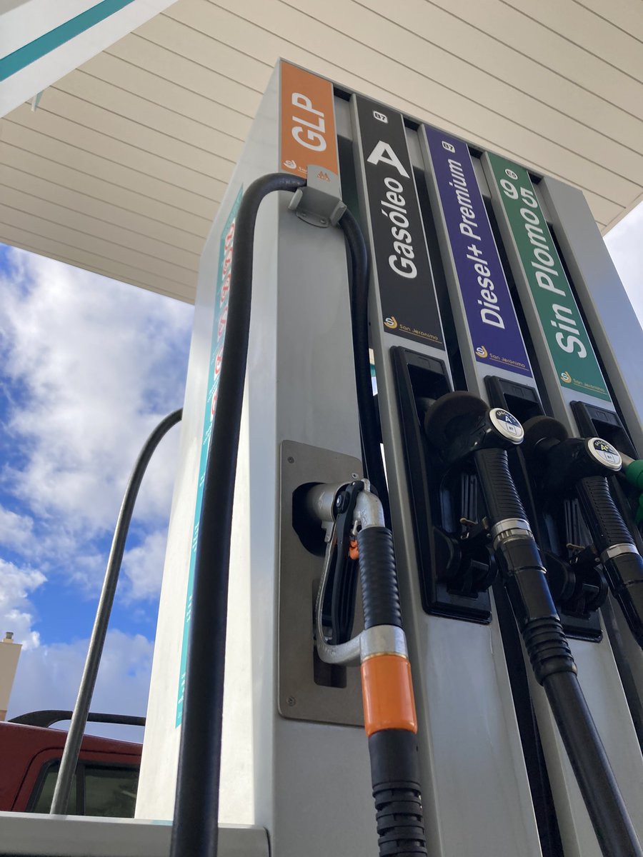 essanjeronimo's tweet image. Hola amigos, desde hace unos minutos ya disponemos en San Jerónimo de GLP, para todos los vehículos que llevan esta energía limpia y económica!👍⛽️ 
Y arrancamos con muy buen precio, a 0,899 €/Litro!!🤩🙋🏻‍♂️