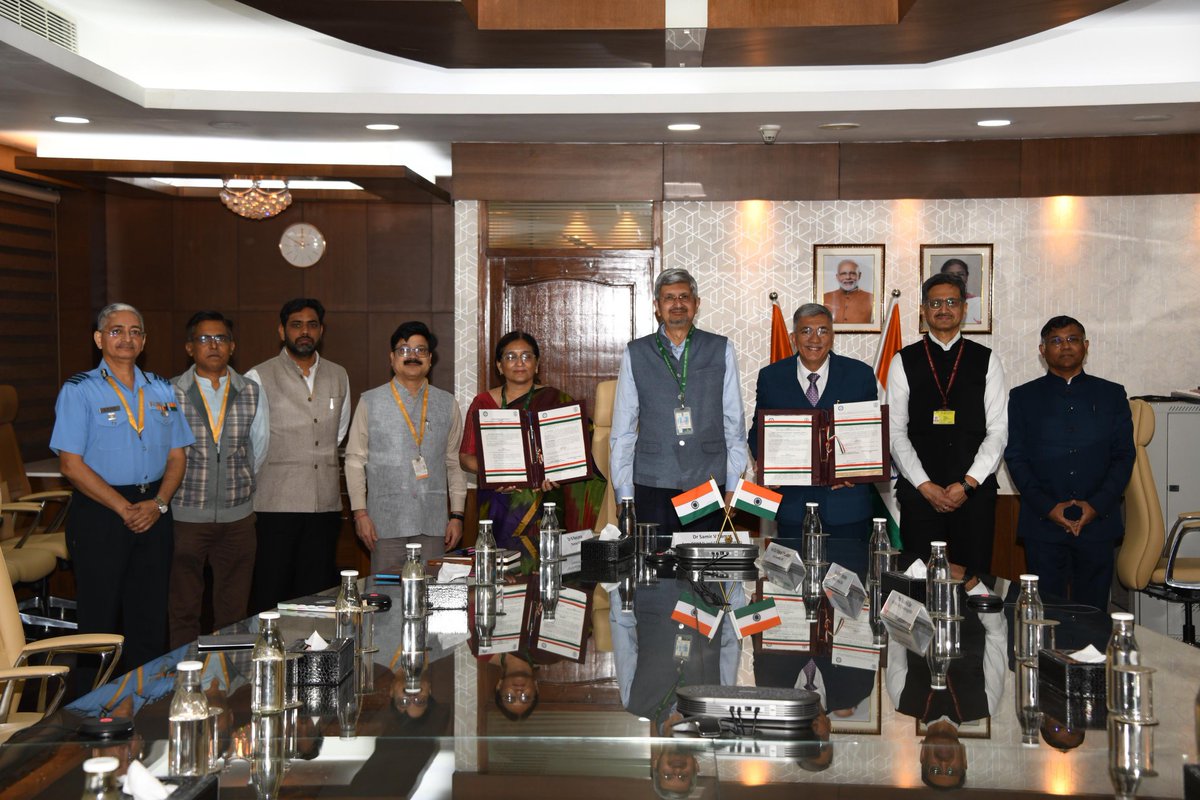 Strengthening India’s defence-tech and Aatmanirbhar Bharat

Gati Shakti Vishwavidyalaya (Railways) signed an MoU with DRDO to develop smart tech solutions for national security - from logistics management to chip design, hardware security &amp; blockchain based encryption.