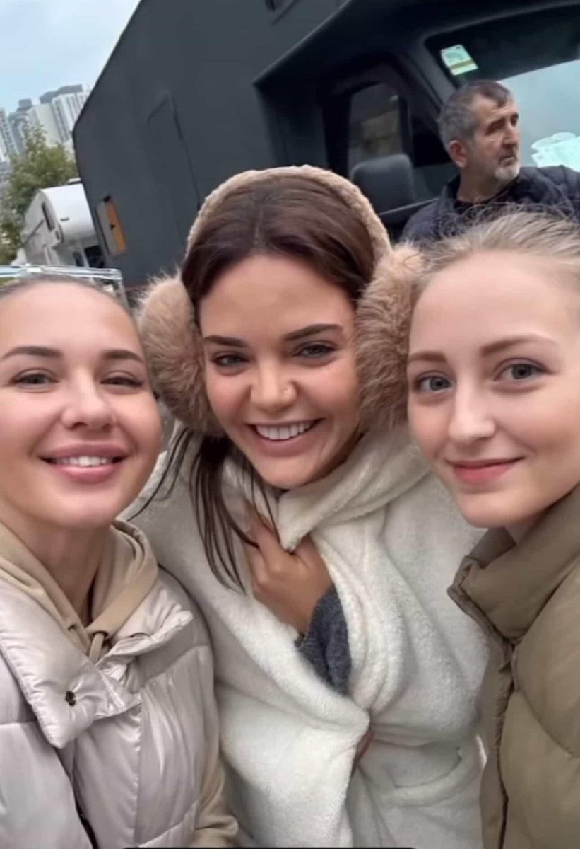 هلال ألتينبيلك من الكواليس مع الفانز ♥️
#Sahtekarlar #HilalAltınbilek.