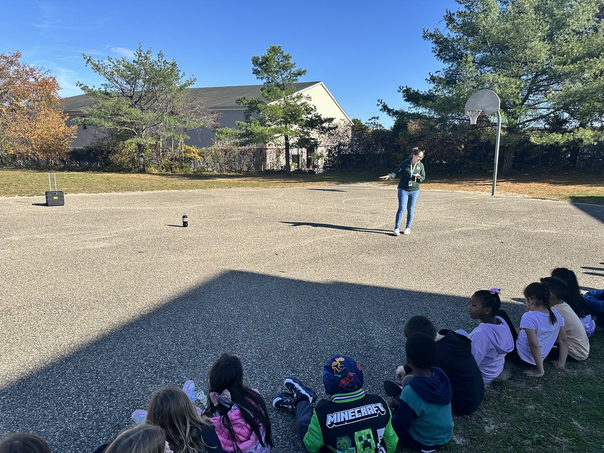 Today our Second Grade Classes discussed how things like volcanos, water, and wind can change the shape of landforms on Earth. Dropping Mentos into Soda created a volcano like effect!