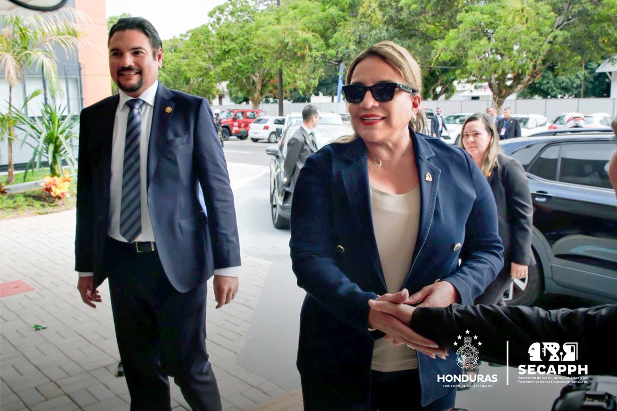 SECAPPH's tweet image. #SECAPPHINFORMA 🌐 La presidenta Xiomara Castro ( @xiomaracastroz ) ha arribado al Aeropuerto Internacional de Belén, Brasil, para participar en la trascendental Conferencia de las Naciones Unidas sobre el Cambio Climático (COP30). 🇧🇷

​Honduras dice presente en este encuentro…