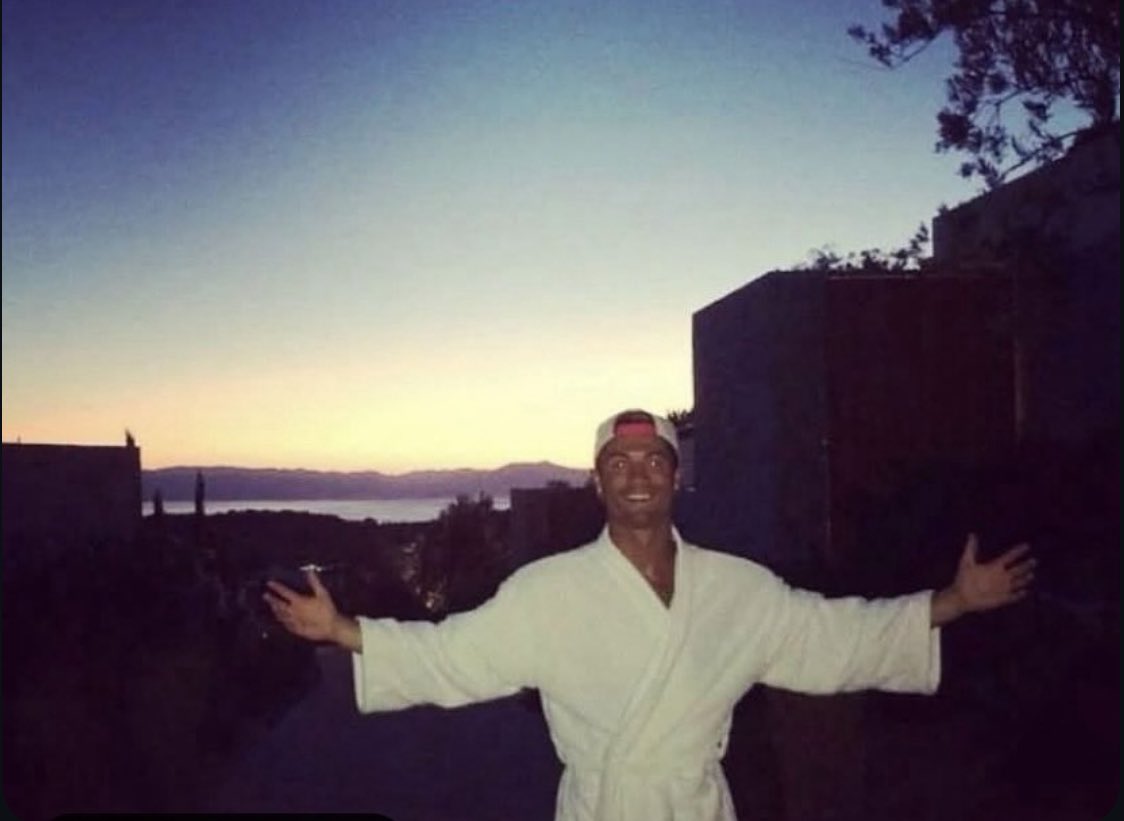 realmilgrauu's tweet image. A vida quando eu assistia Champions League e nenhum jogador jovem era mais jovem que eu: