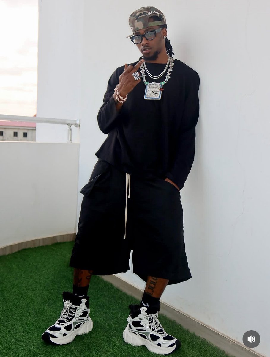 marcswagz's tweet photo. Jeriq has to be the most featured Naija artist of 2025 . And he delivered on every verse 🔥 https://t.co/yluuzvbK3Z