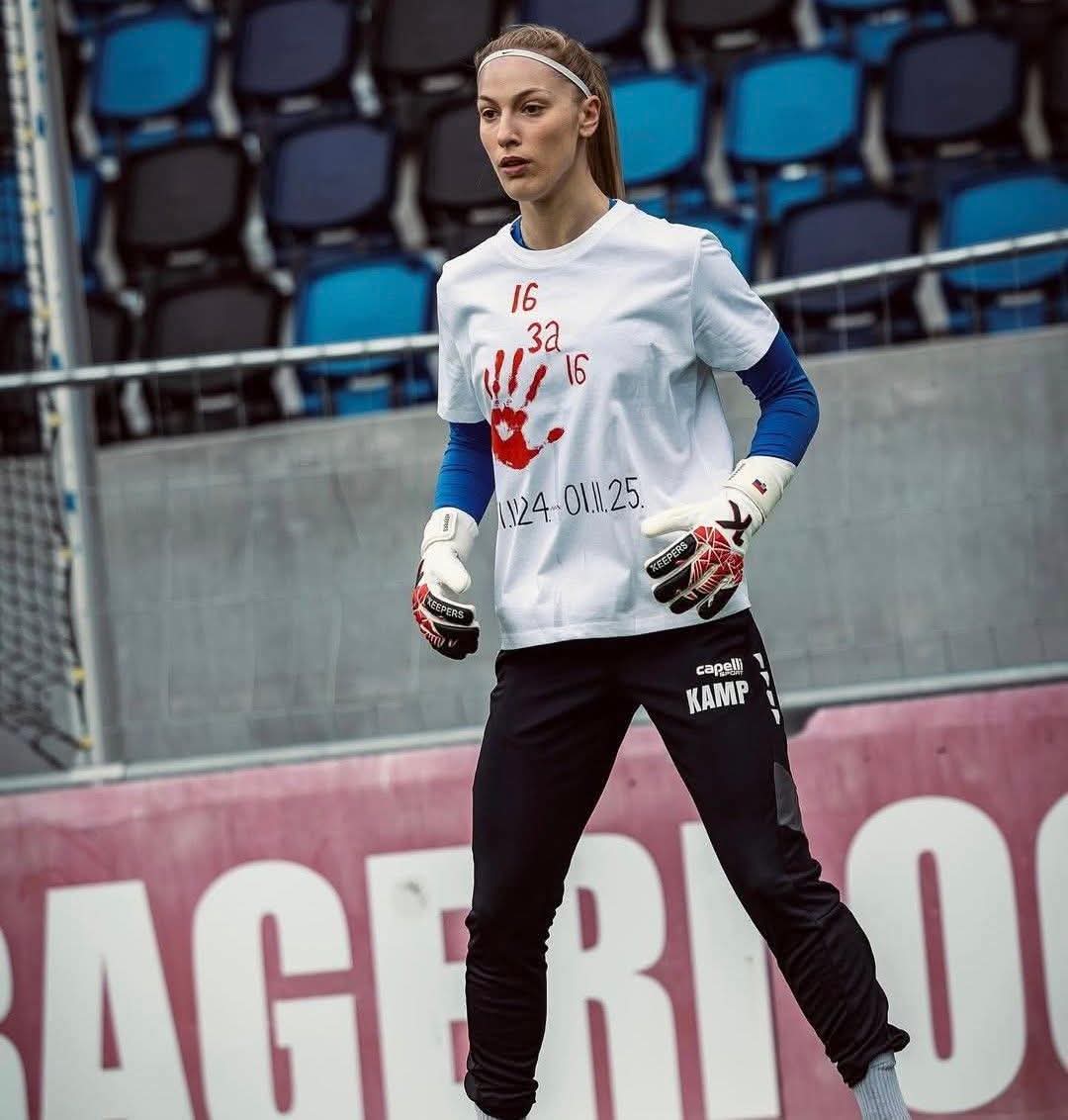 Ema Aleksić, prvi golman HB Køge (Danska) i rezerva u reprezenatciji Srbije, dala zadatak i drugim sportistima...🫶👏👏...neka ostane zabeleženo