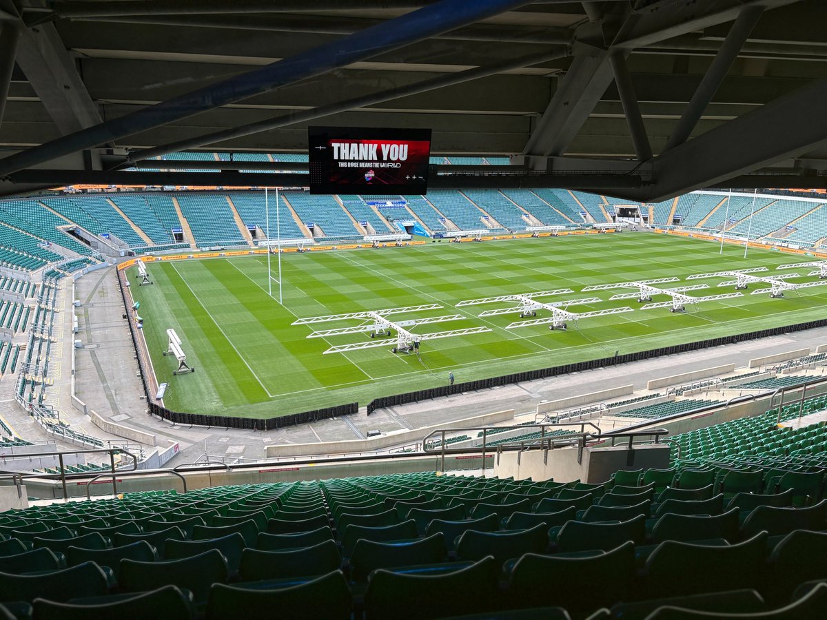 sixredsquares tweet media